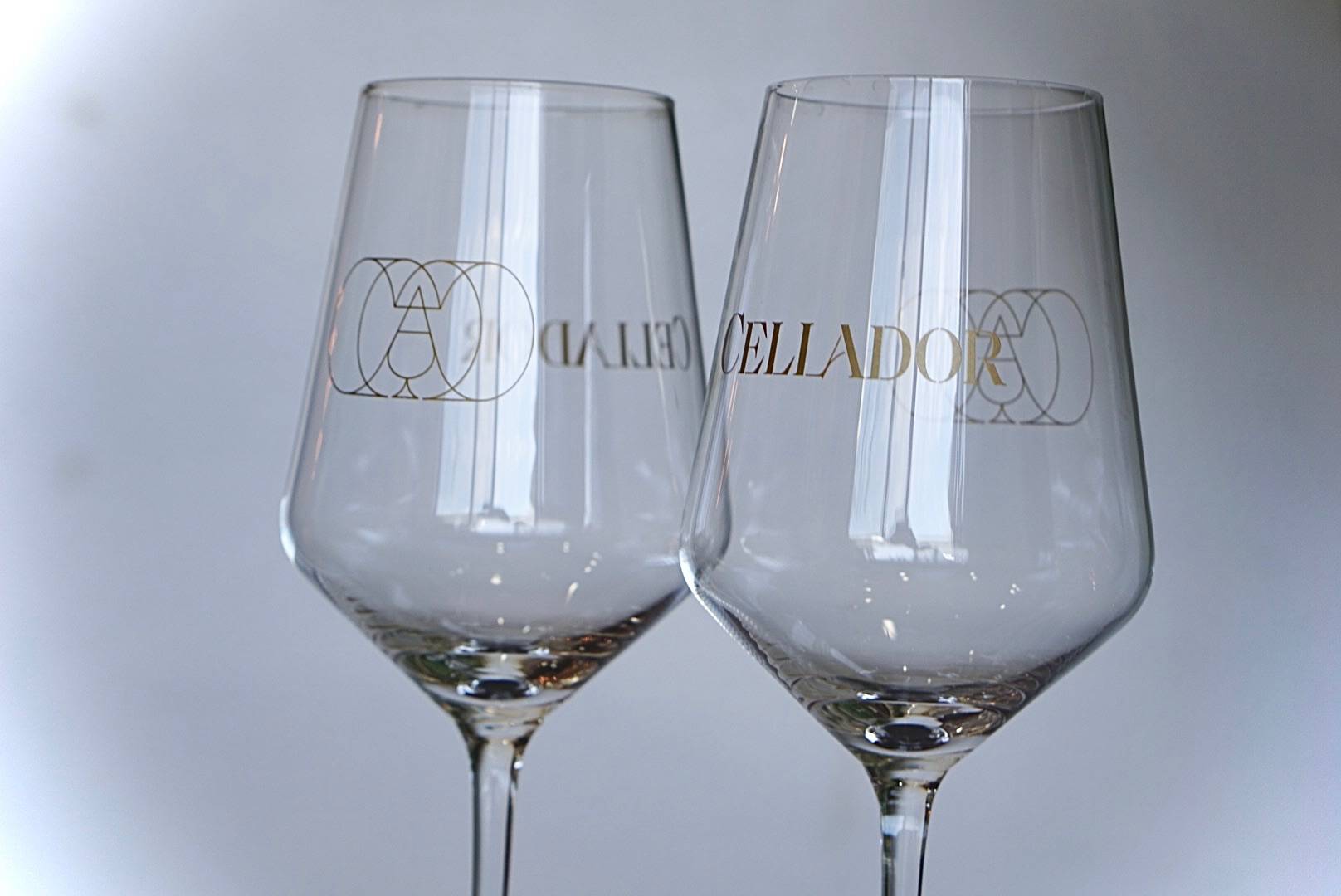 crystal wine glass - WallMantra